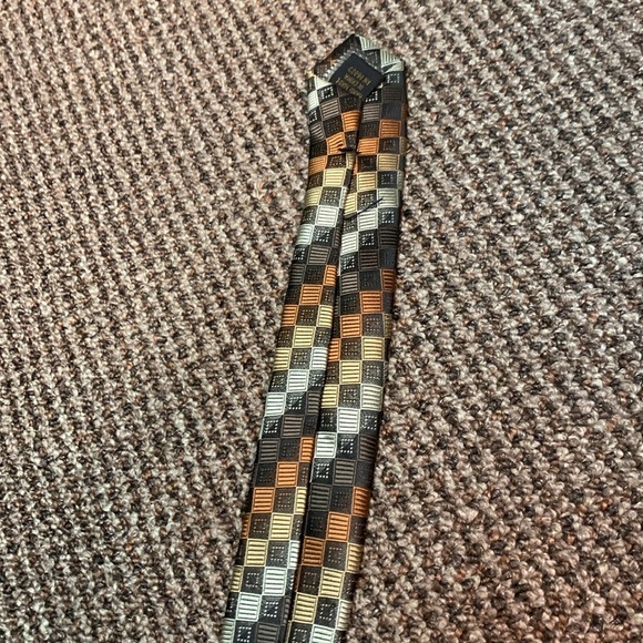 tie - Picture 13 of 13